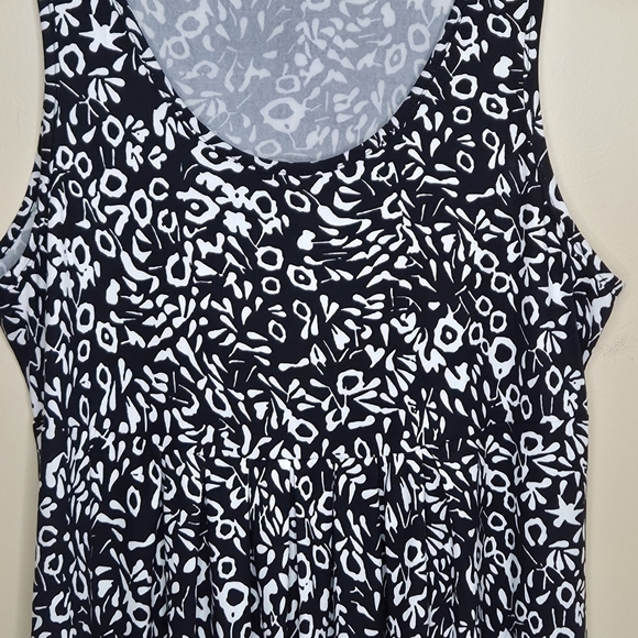 Black & White Abstract Floral Print Buttery Soft Tank Dress Size Large - Picture 2 of 4